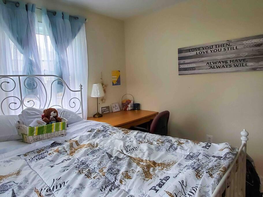 5 Star Room/Close To Town Center And Everything/5 Min Walk Metro Rockville Kültér fotó