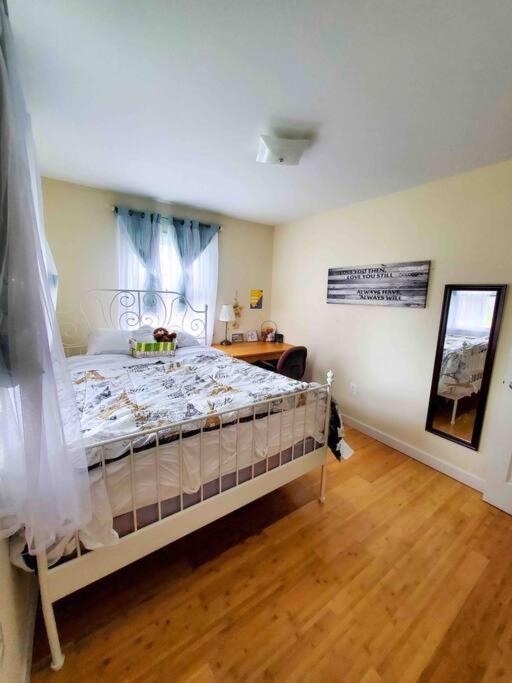 5 Star Room/Close To Town Center And Everything/5 Min Walk Metro Rockville Kültér fotó